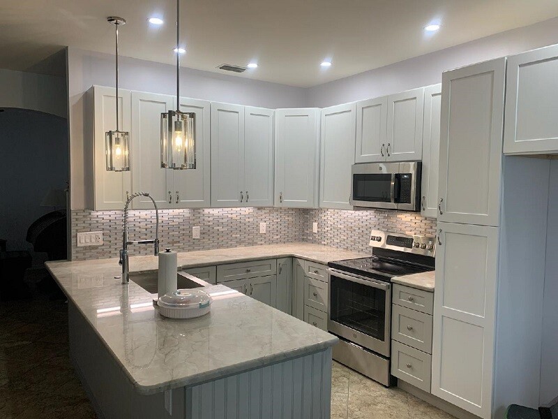 kitchen remodeling_kitchen countertops_kitchen cabinets_Floors and More SWFL (6)
